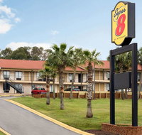 Super 8 by Wyndham Crestview - Orlando Tourists