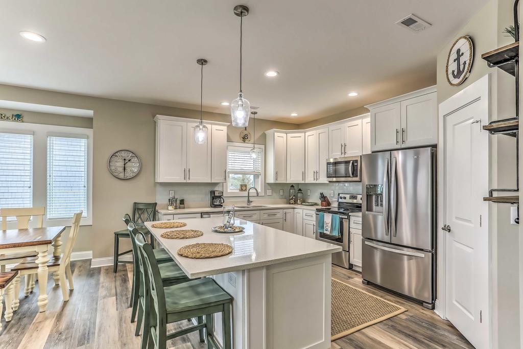 Surf City Home With Outdoor Shower-Walk To Beach - thumb 3