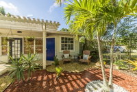 The Blue Door Inn Orlando Tourists