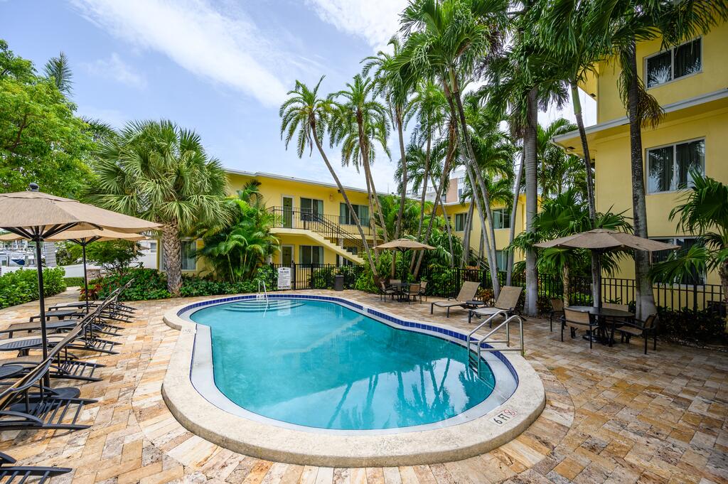 The Villas Of Las Olas - Canal-Front Patio & Pool Hotel Room - thumb 2