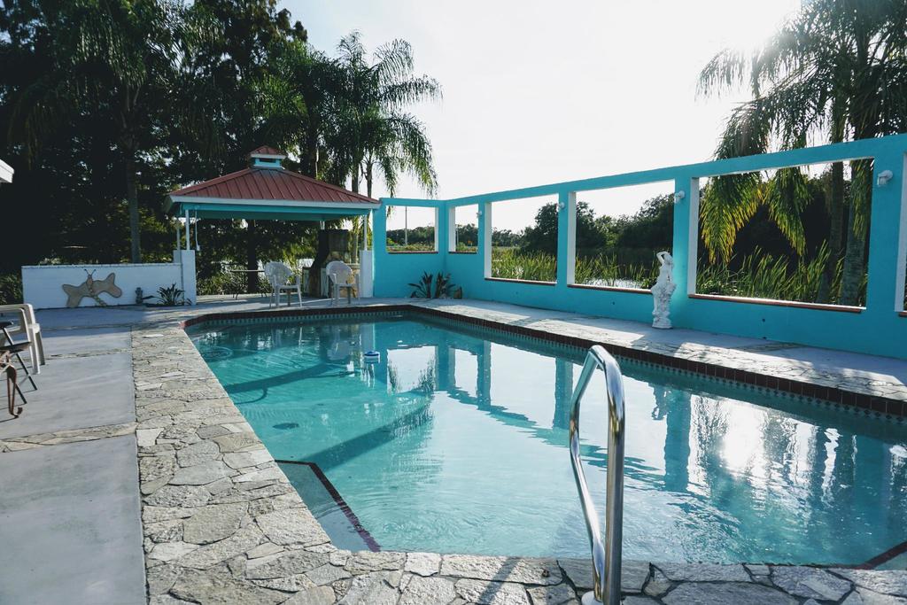 Tranquil LakePool Home - thumb 2