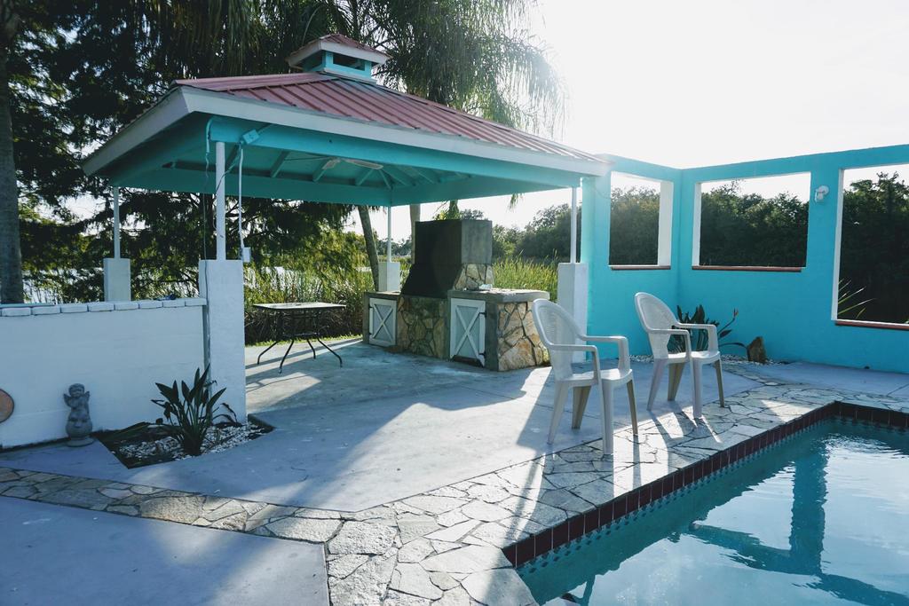 Tranquil LakePool Home - thumb 3