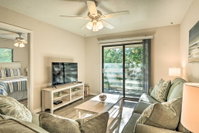 Updated Condo with Pool - 500 Yds to Folly Field Beach Orlando Tourists