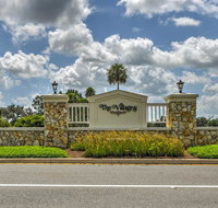 Updated Florida Home with Unlimited Golf and Pools - Orlando Tourists