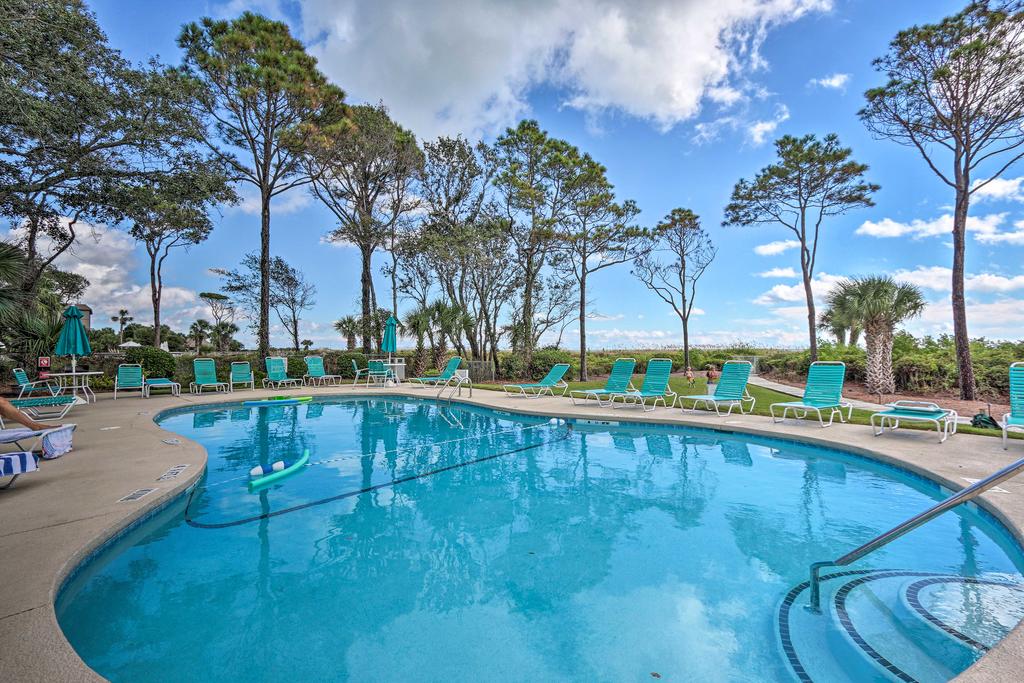 Updated HH Condo With Balcony - Walk To Beach! - thumb 1