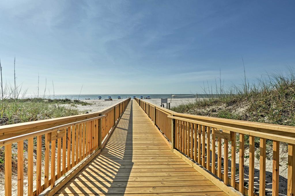 Updated Hilton Head Villa With Pool - Steps To Beach! - thumb 0