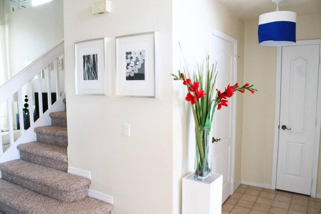 Ventura Place Country Club Home - thumb 2