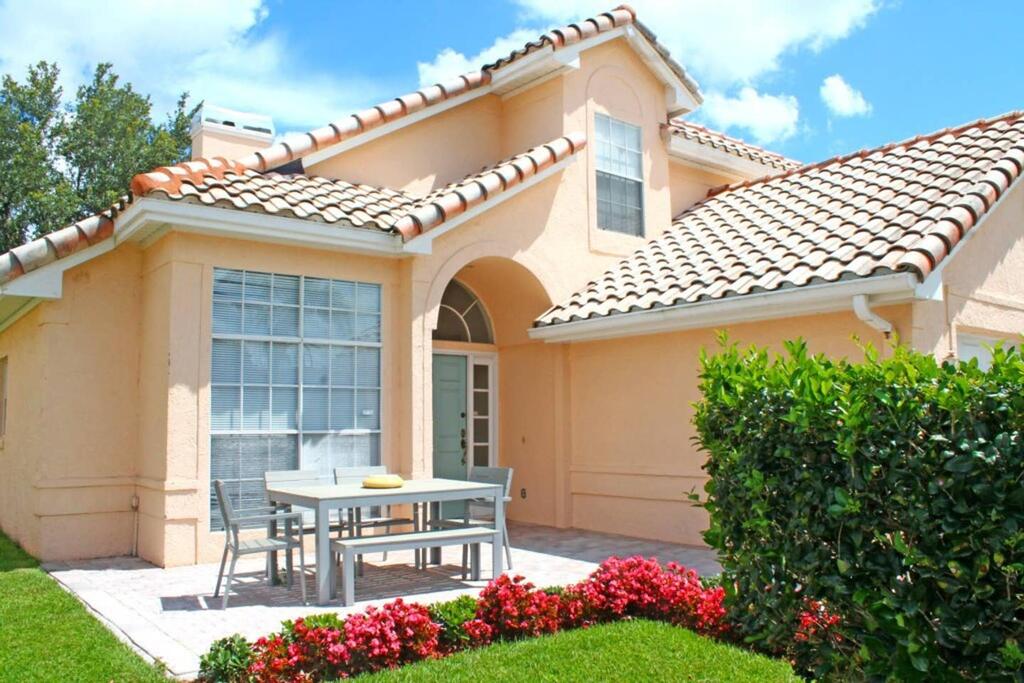 Ventura Place Country Club Home - thumb 3