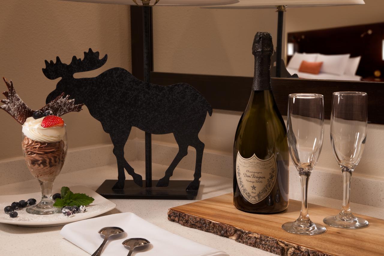 The Lakefront Anchorage - thumb 11