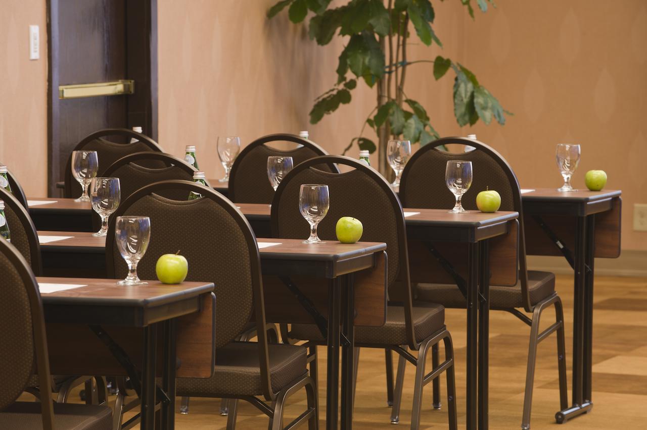 The Lakefront Anchorage - thumb 31