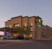 Holiday Inn Express and Suites Oro Valley - Orlando Tourists