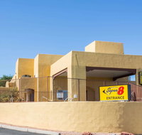 Super 8 by Wyndham Cottonwood - Orlando Tourists