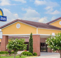 Days Inn by Wyndham Lake Village - Orlando Tourists