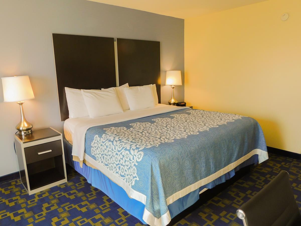 Days Inn & Suites By Wyndham Pocahontas - thumb 1