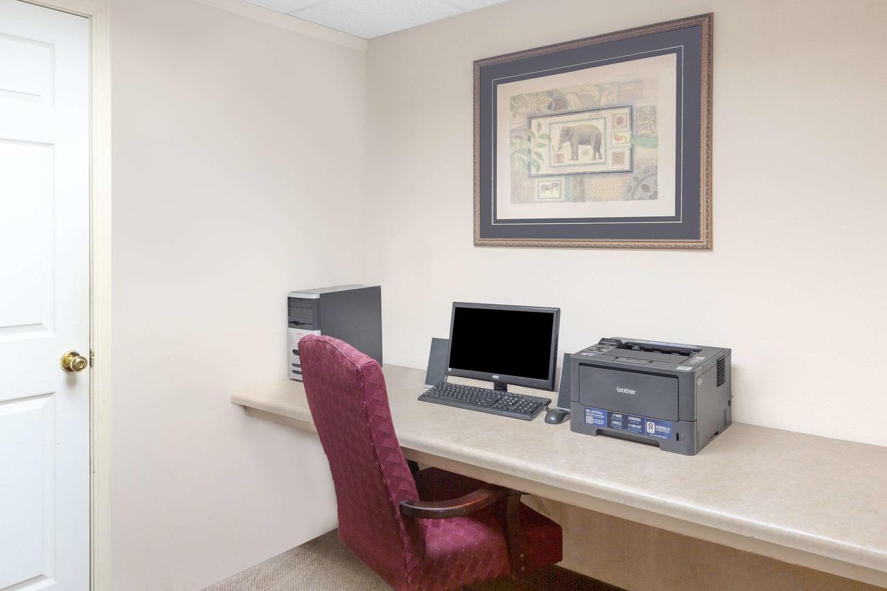 Days Inn & Suites By Wyndham Pocahontas - thumb 19
