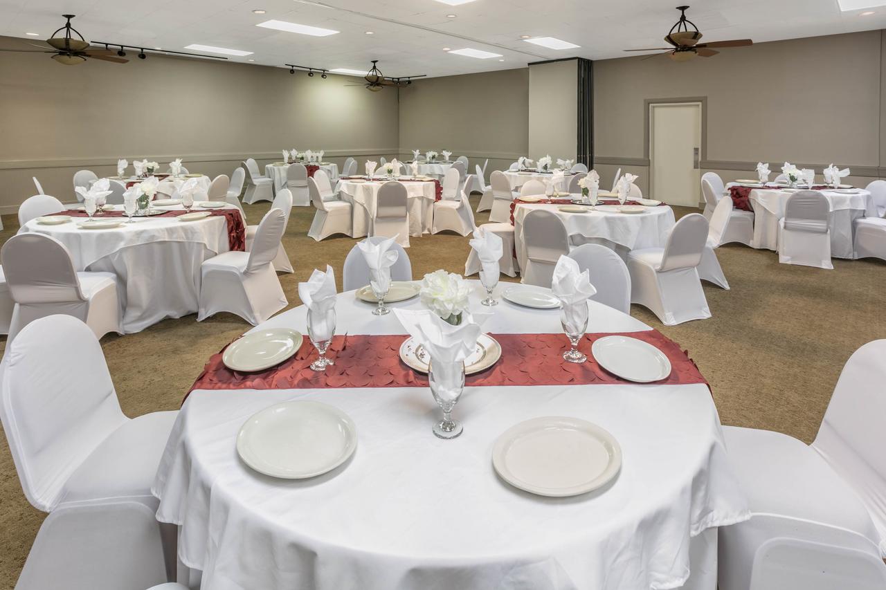 Ramada By Wyndham Texarkana - thumb 16