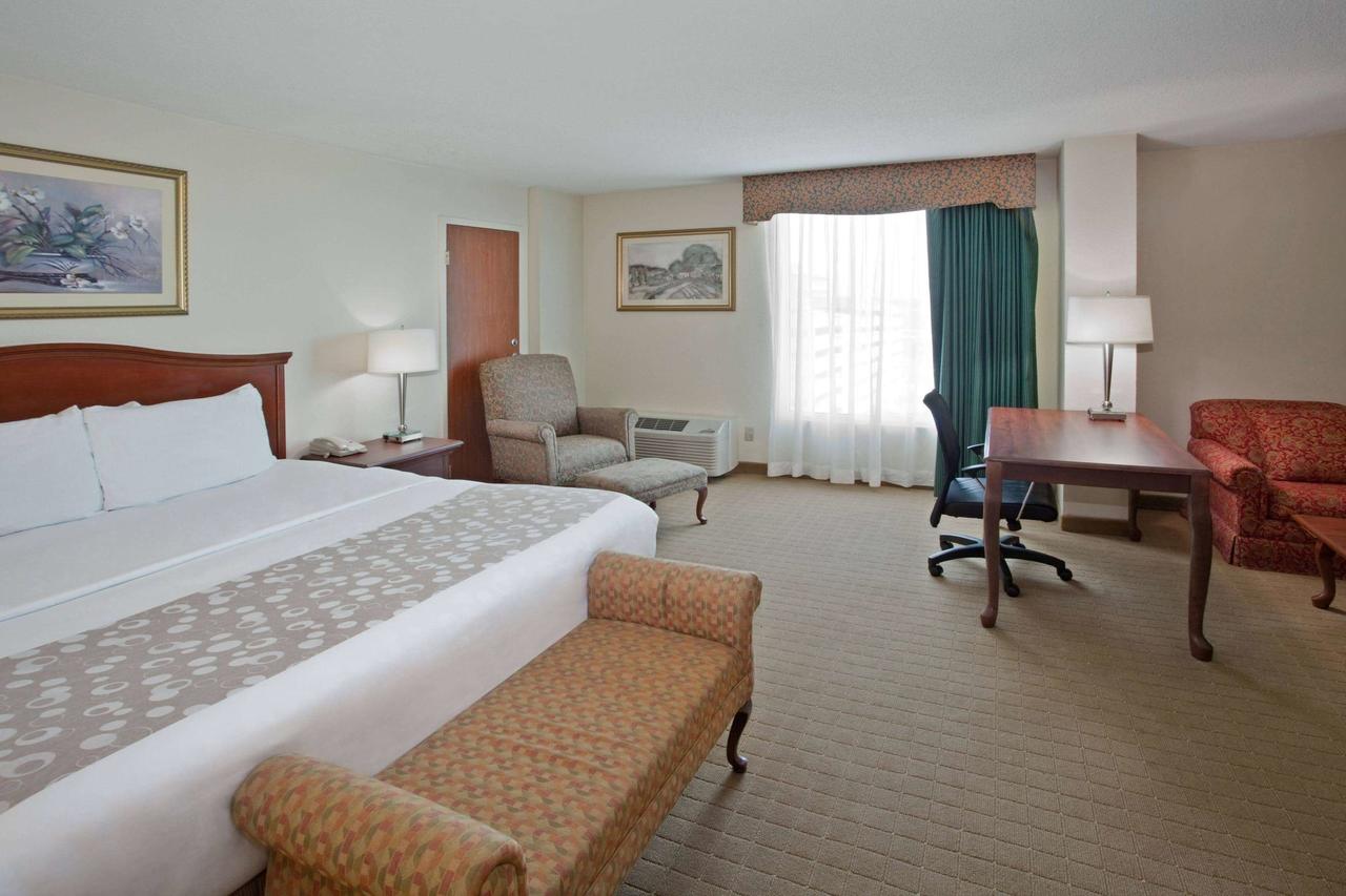 La Quinta By Wyndham Downtown Conference Center - thumb 12