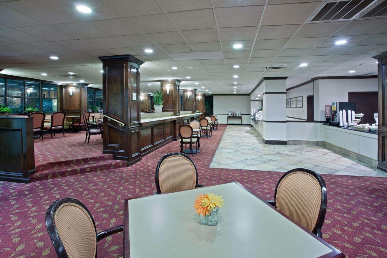 La Quinta By Wyndham Downtown Conference Center - thumb 27