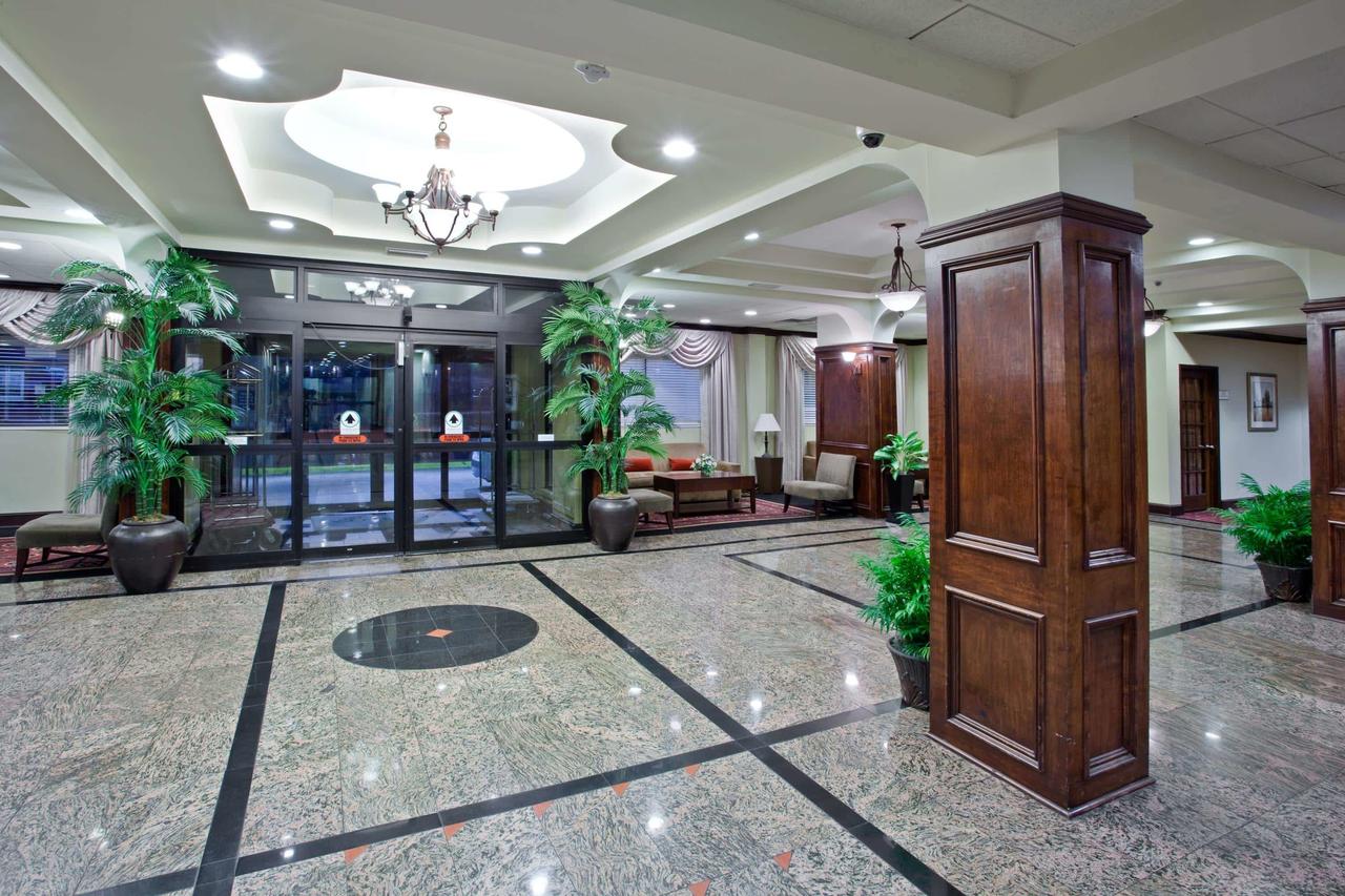 La Quinta By Wyndham Downtown Conference Center - thumb 2