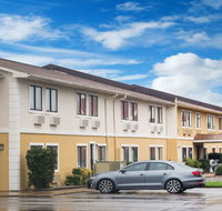 Super 8 by Wyndham Jonesboro - Orlando Tourists