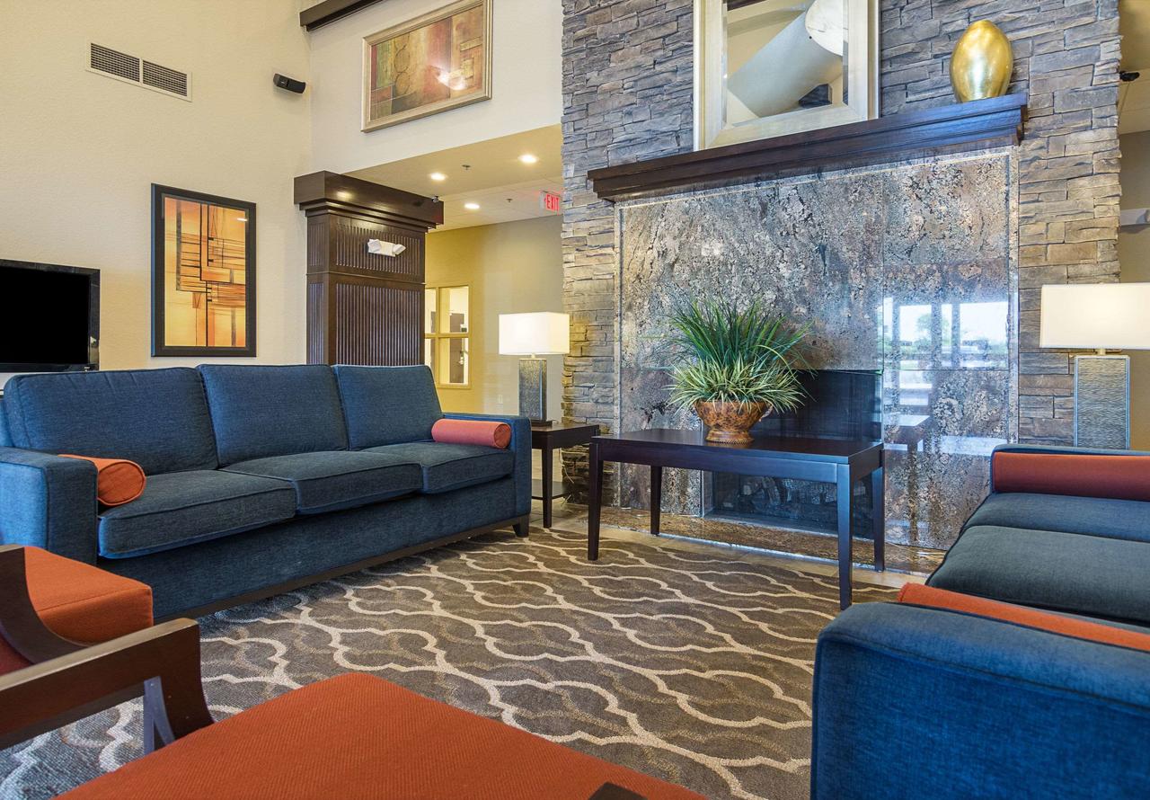Comfort Inn Bentonville - thumb 11