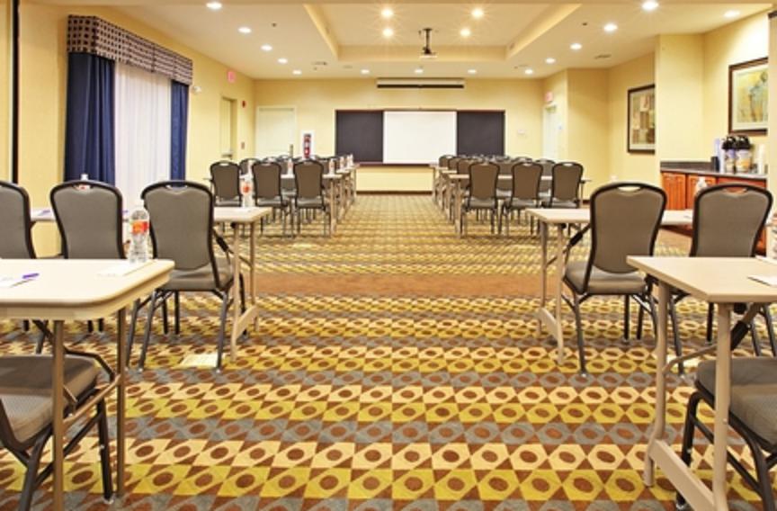 Holiday Inn Express & Suites Searcy - thumb 16