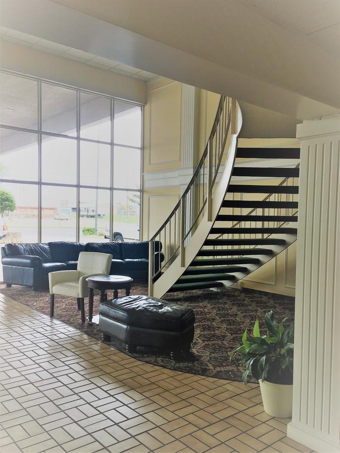 River Valley Inn & Suites - thumb 0