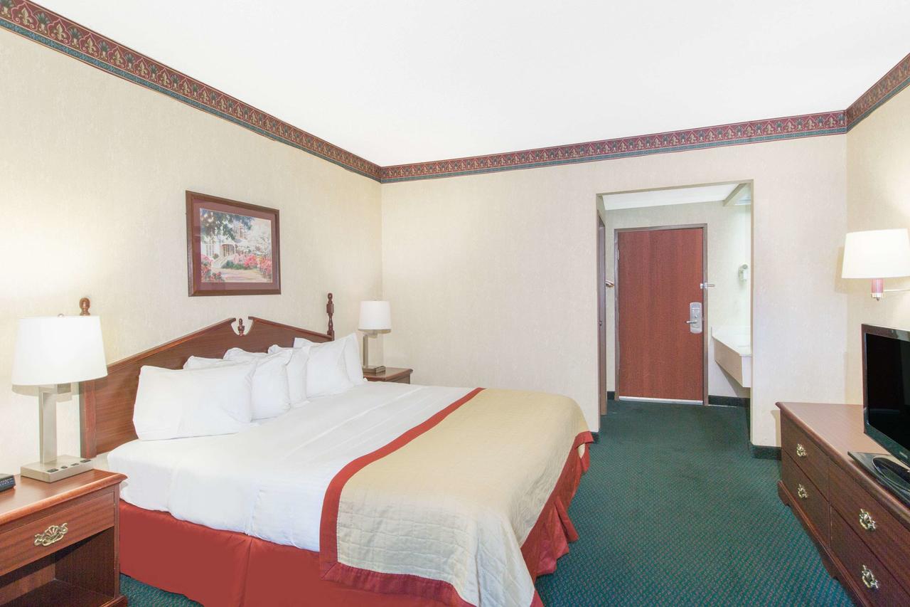 Baymont By Wyndham Jonesboro - thumb 28