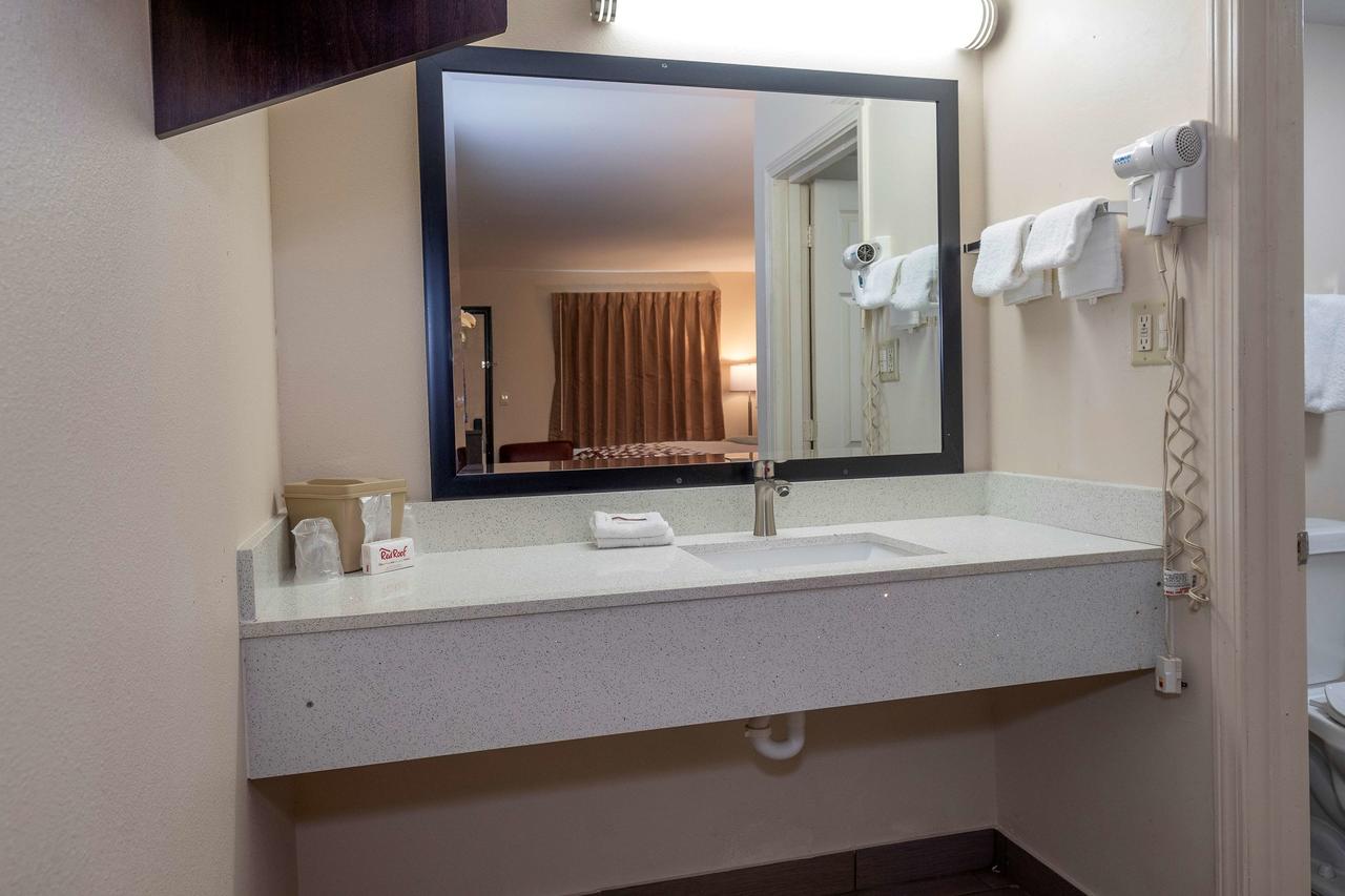Red Roof Inn Fort Smith Downtown - thumb 22