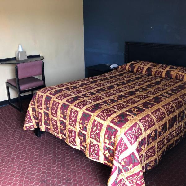 Country Host Inn - thumb 1