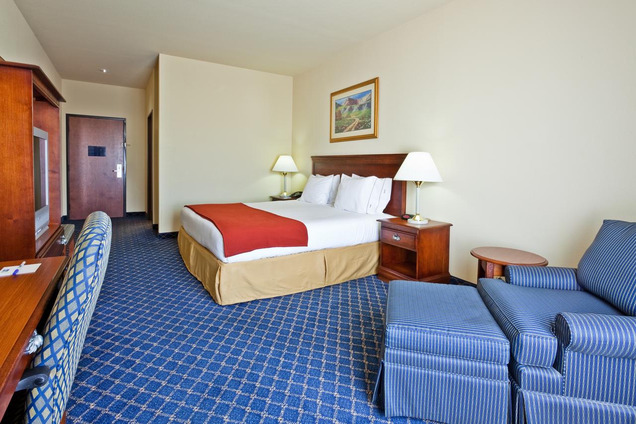 Holiday Inn Express Hotel & Suites Paragould - thumb 17
