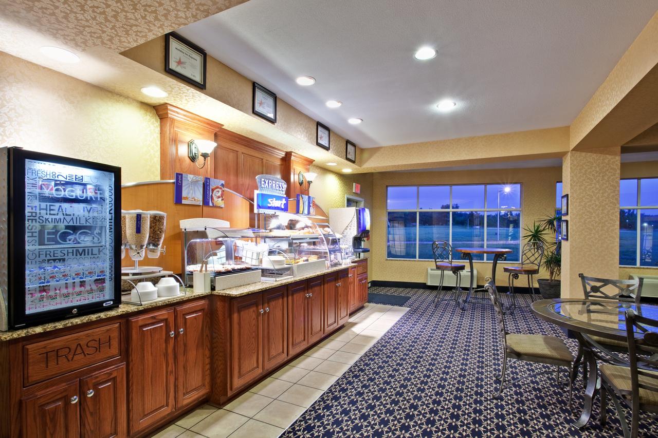 Holiday Inn Express Hotel & Suites Paragould - thumb 2
