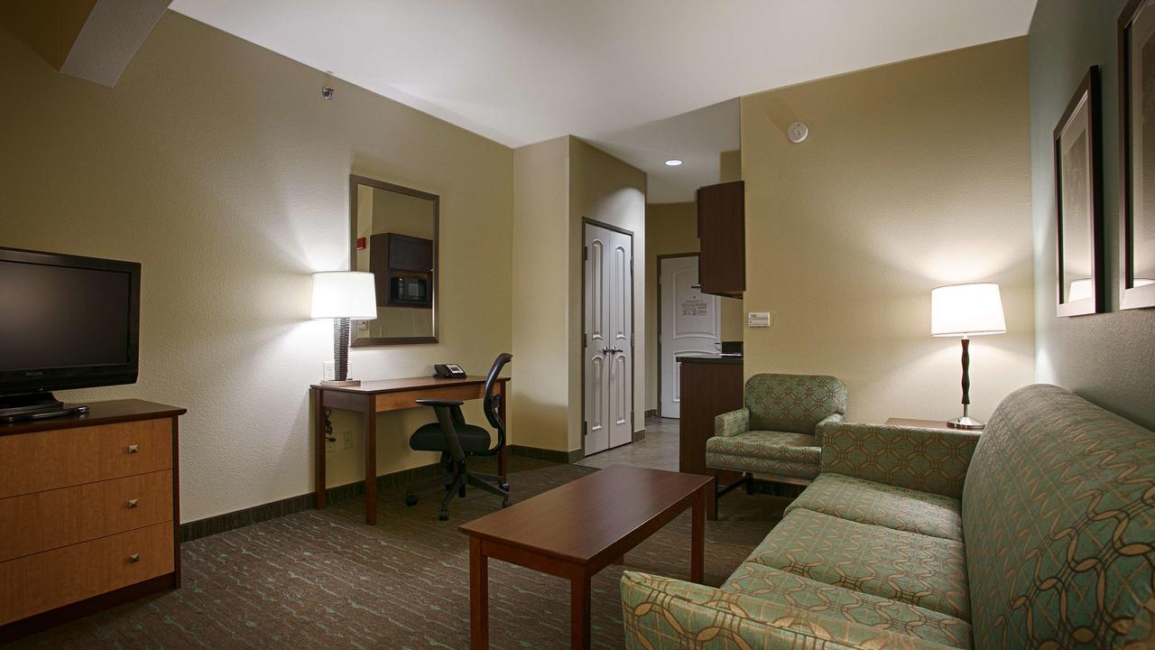 Best Western Plus Texarkana Inn And Suites - thumb 20