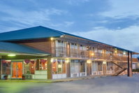 Booking Newport Orlando Tourists
