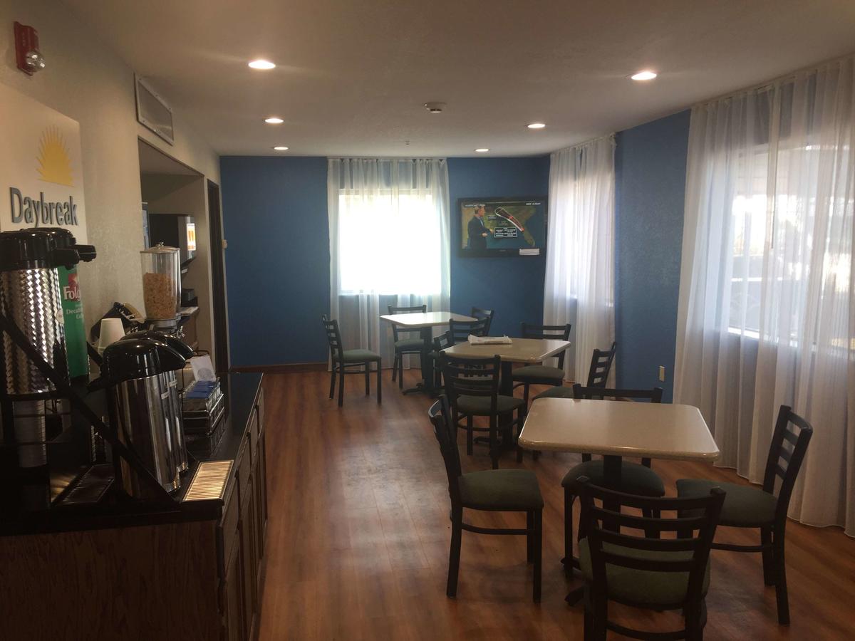 Days Inn By Wyndham North Little Rock - thumb 1