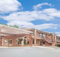 Days Inn by Wyndham Benton - Orlando Tourists