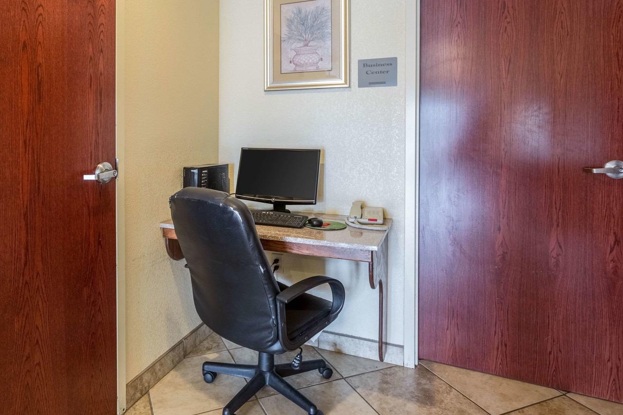 Econo Lodge Inn & Suites Searcy - thumb 20