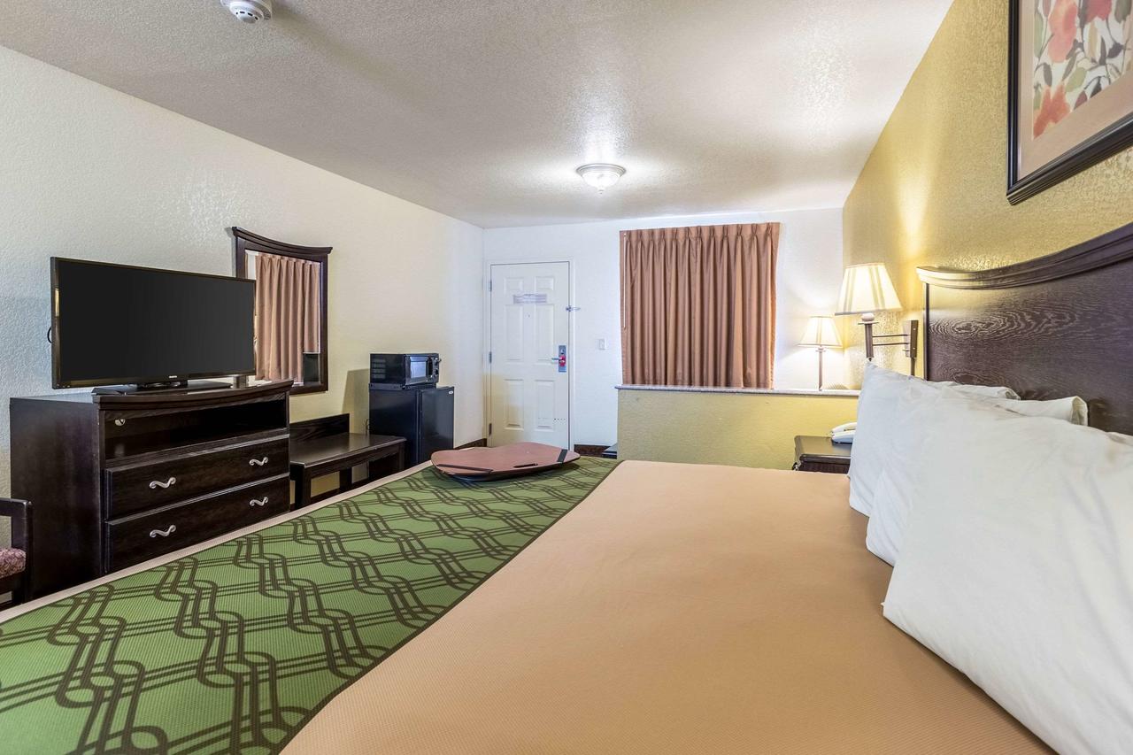 Econo Lodge Inn & Suites Searcy - thumb 1