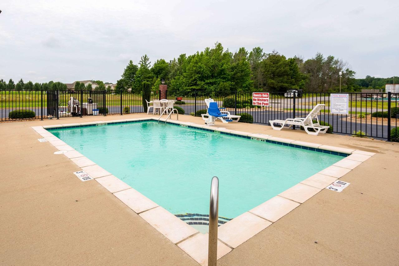 Econo Lodge Inn & Suites Searcy - thumb 17
