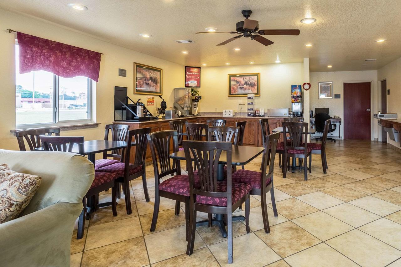 Econo Lodge Inn & Suites Searcy - thumb 21