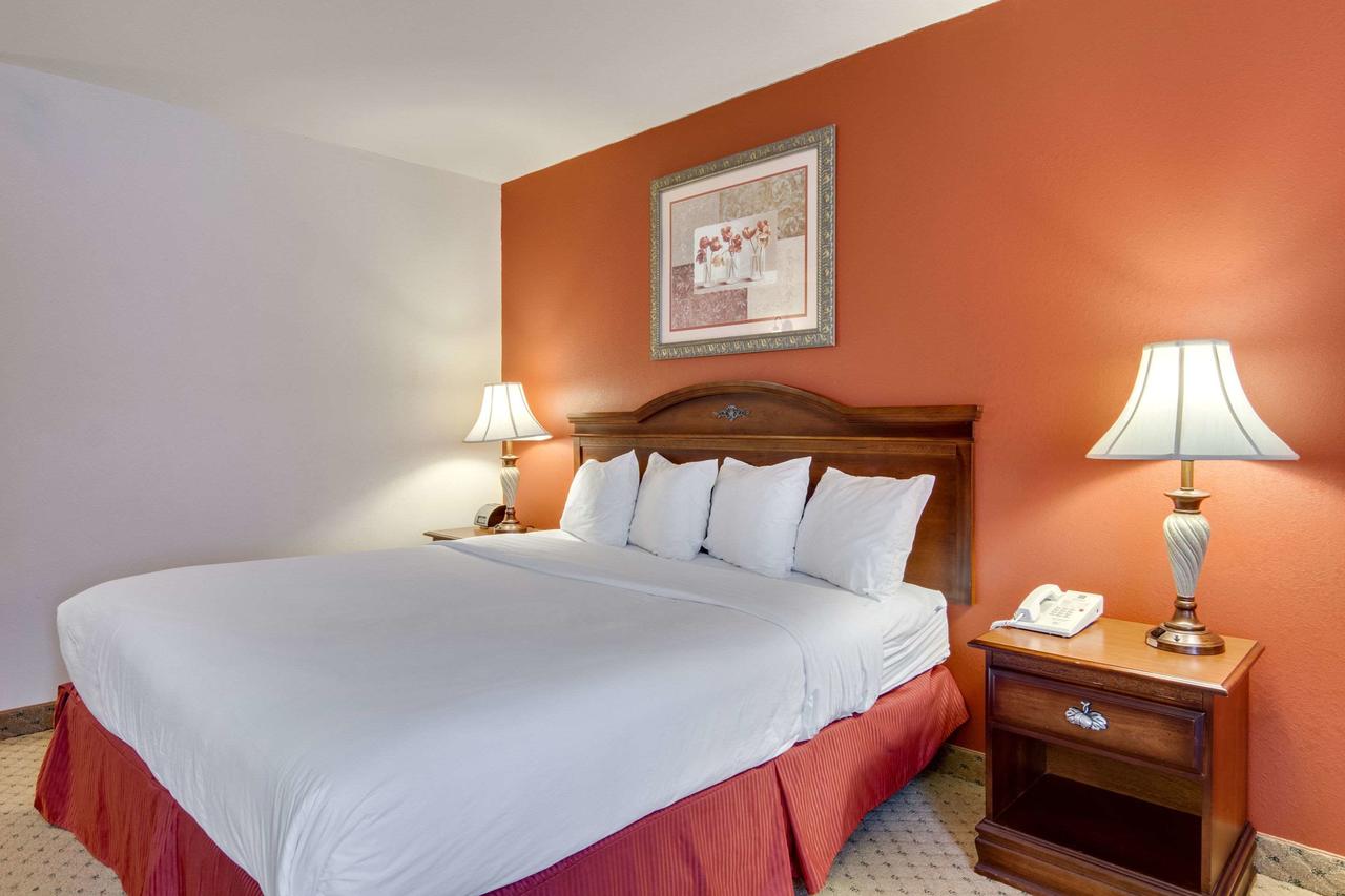 Quality Inn Jacksonville - thumb 1