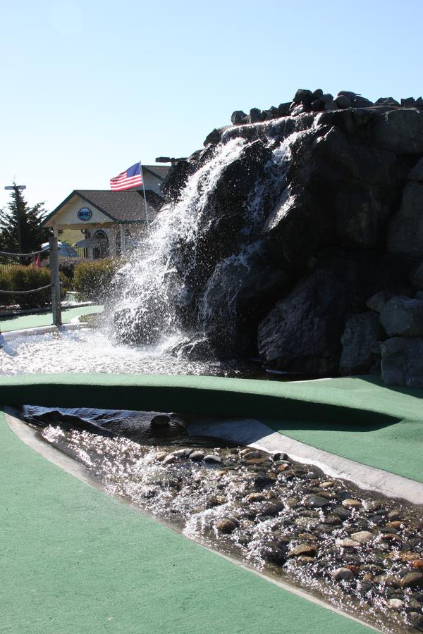Emerald Dolphin Inn & Mini Golf - thumb 34