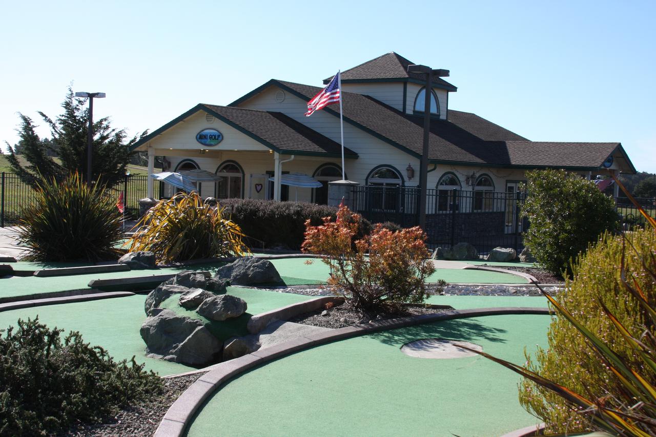 Emerald Dolphin Inn & Mini Golf - thumb 20