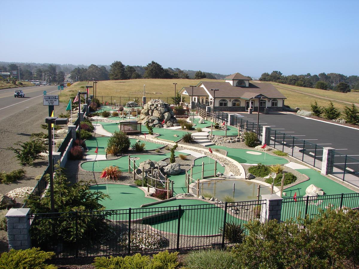 Emerald Dolphin Inn & Mini Golf - thumb 36