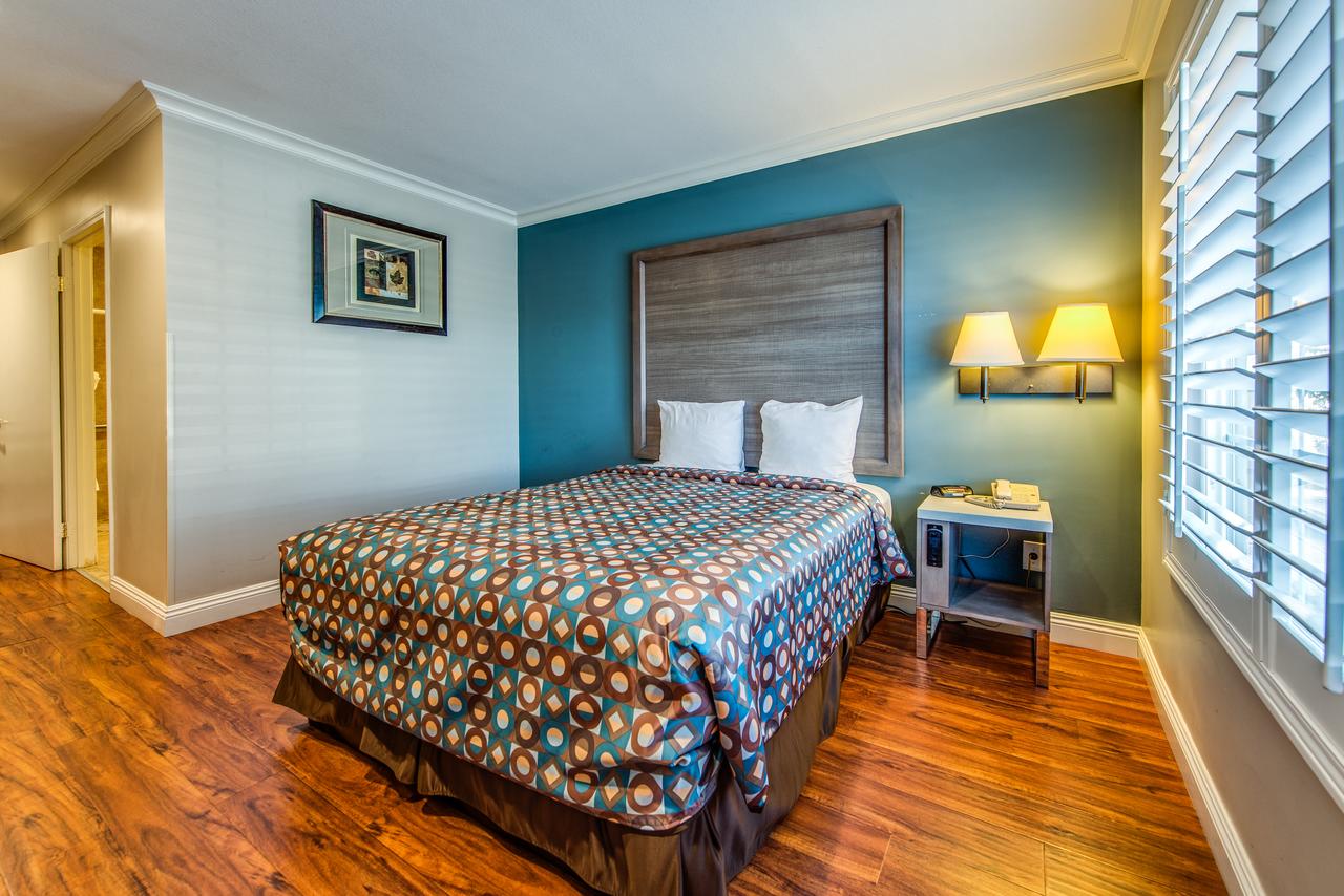 Hotel 414 Anaheim - thumb 1