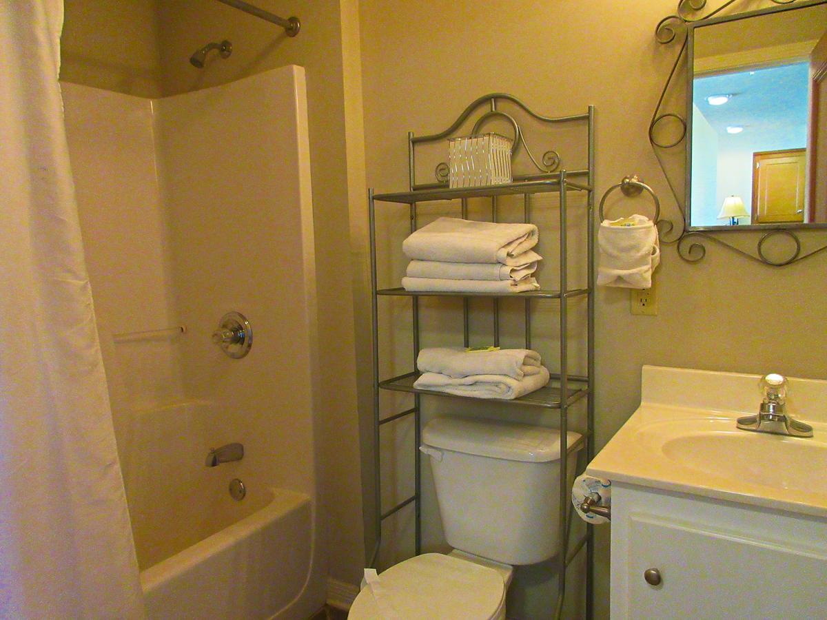 The Inn 210 - Two Bedroom Condominium - thumb 13