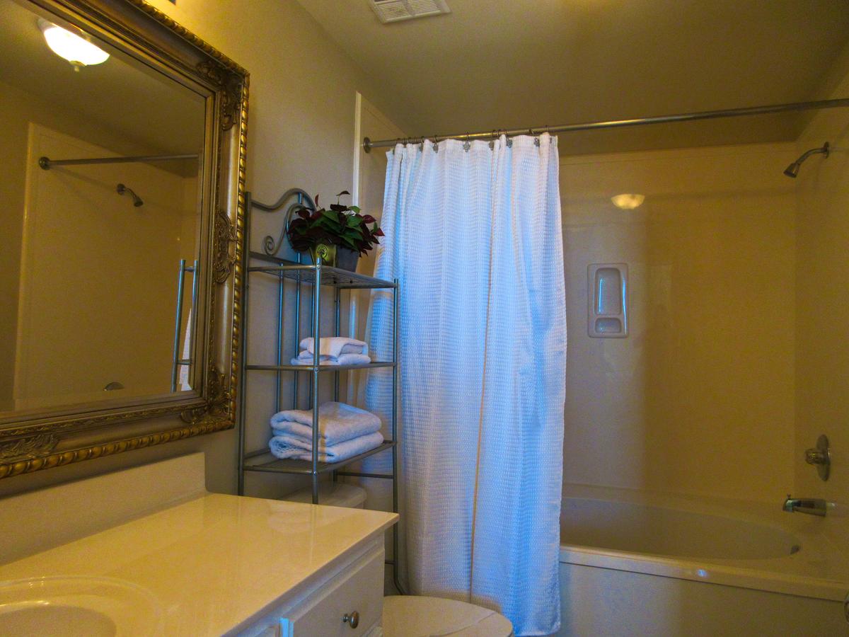 The Inn 210 - Two Bedroom Condominium - thumb 18