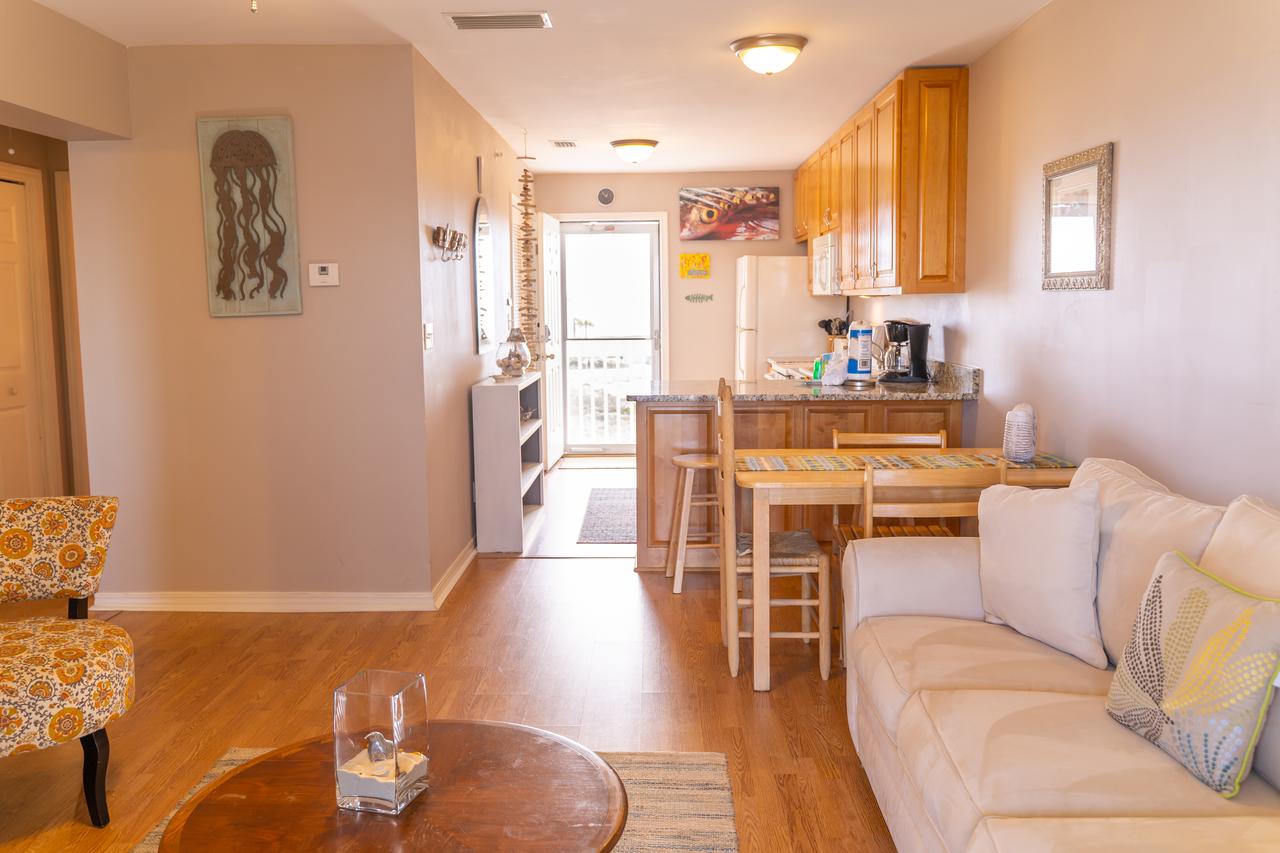 Docks On Old River Unit 7C - thumb 1