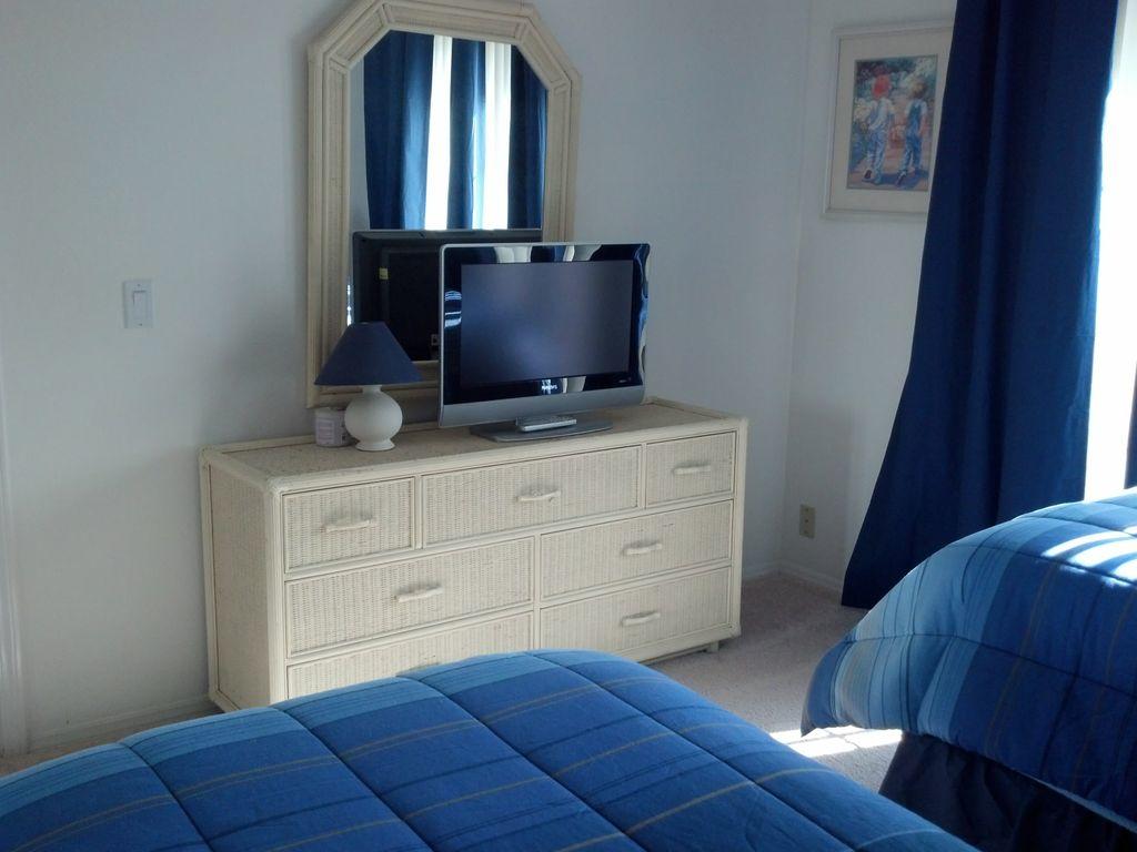 164 Oceanview Two-Bedroom Apartment - thumb 5