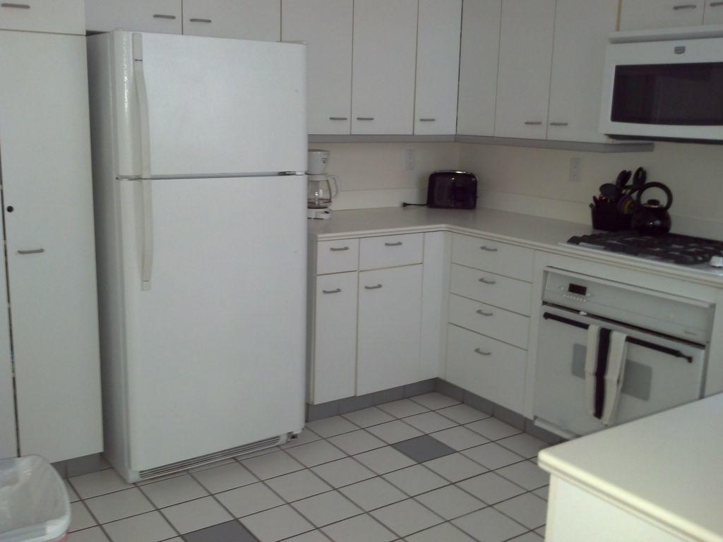 164 Oceanview Two-Bedroom Apartment - thumb 1